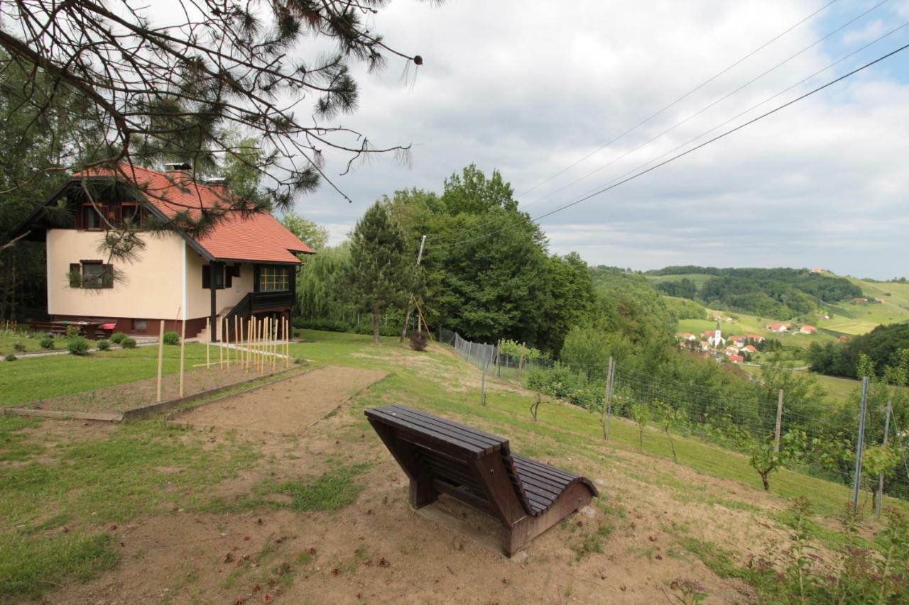 Holiday Home Winzerhaus Eva Spicnik Bagian luar foto